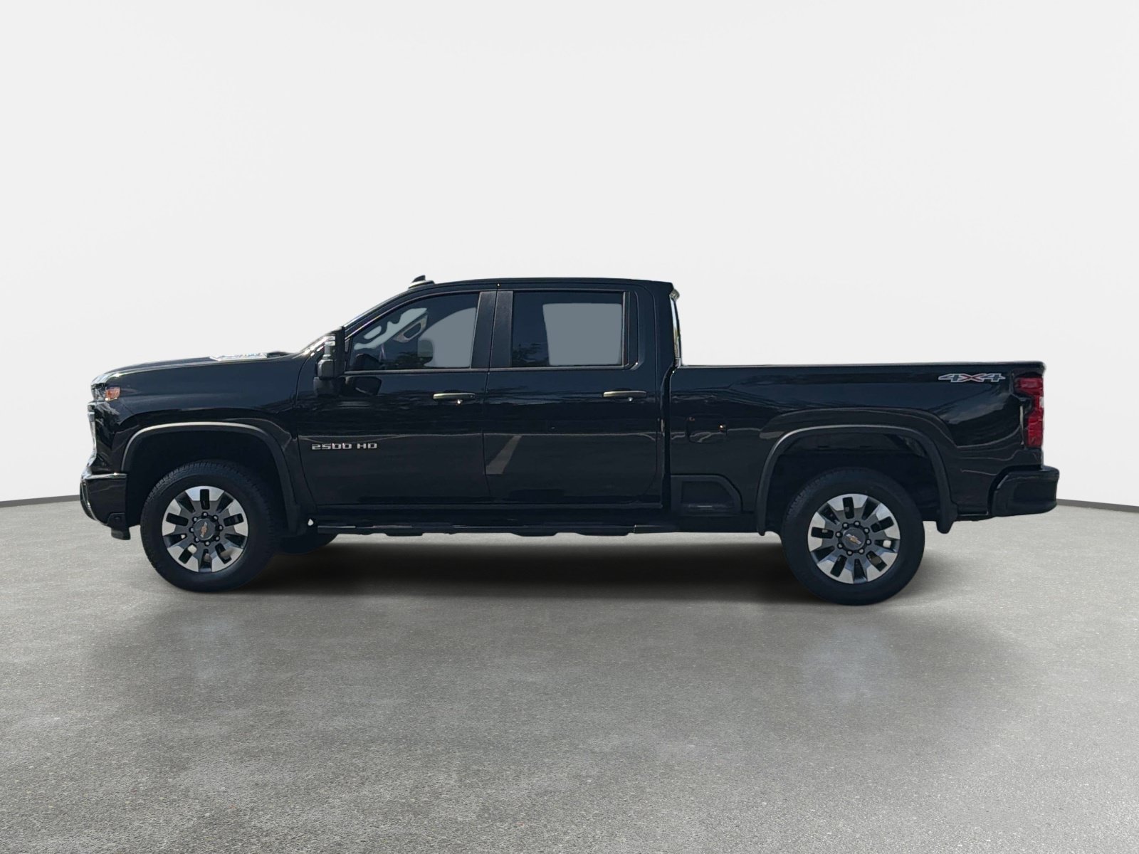 Used 2024 Chevrolet Silverado 2500 Custom w/ Custom Value Package AWD/4WD image 5