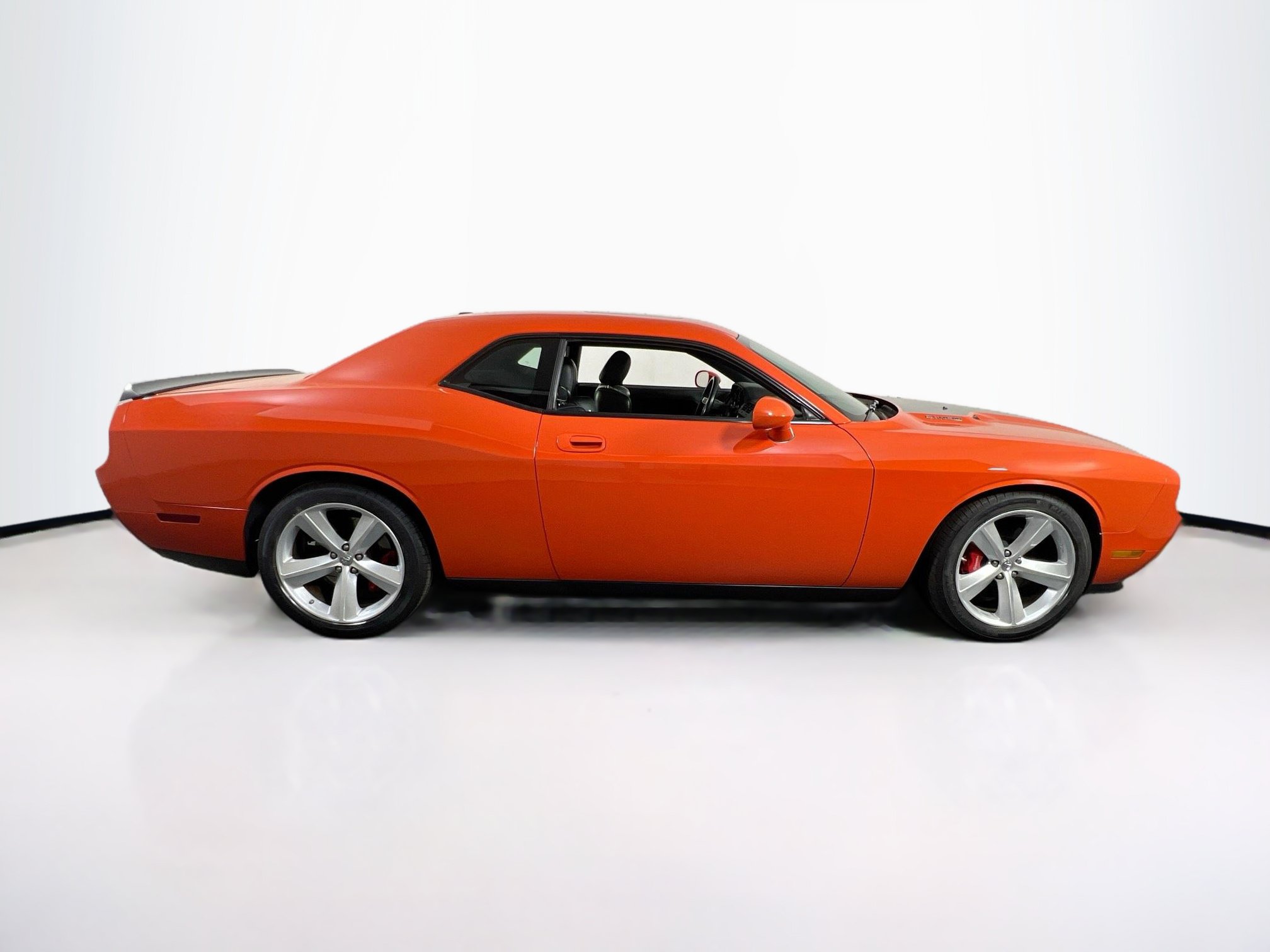 Used 2009 Dodge Challenger SRT8 RWD image 4