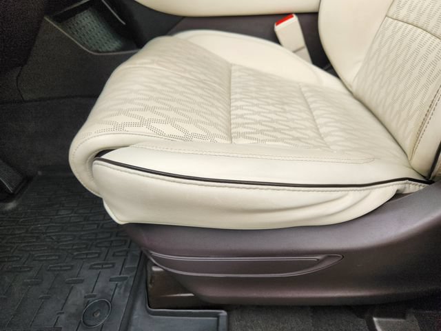 Used 2023 Lincoln Aviator Black Label Grand Touring w/ Class IV Trailer Tow Package AWD/4WD image 10