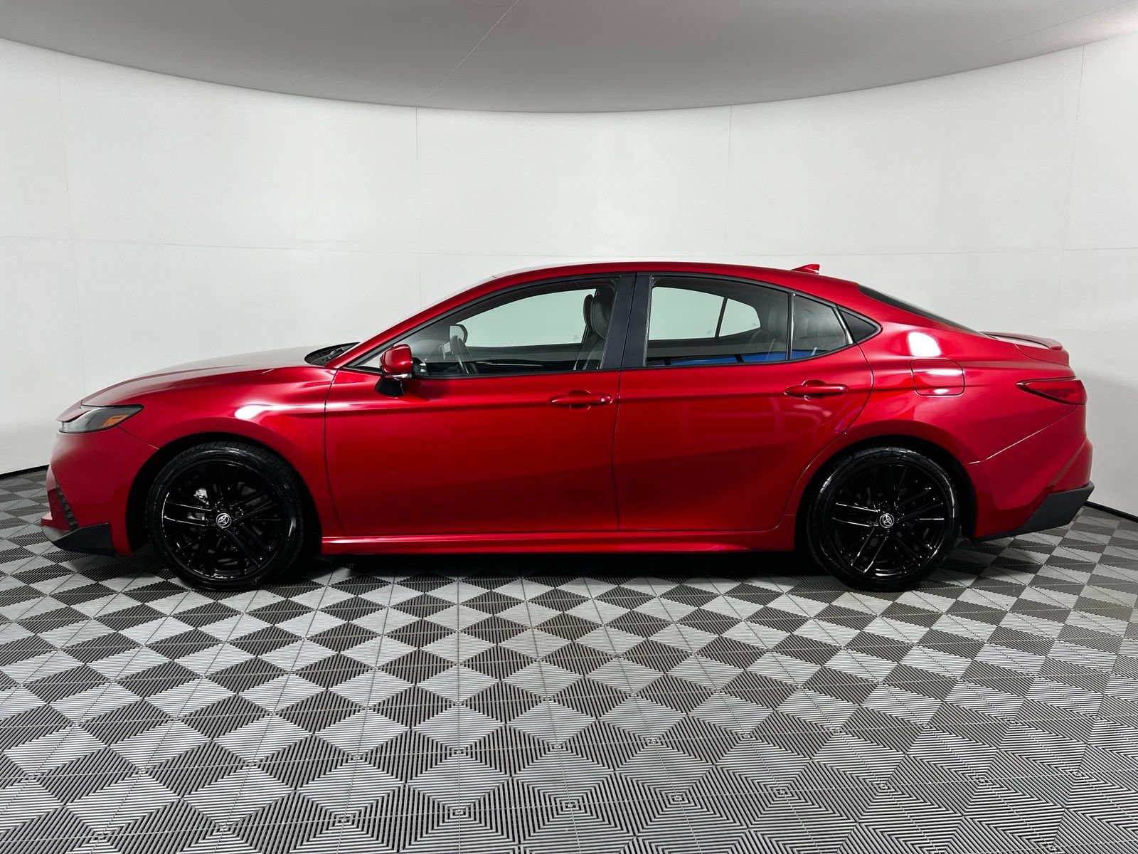 Certified 2025 Toyota Camry SE FWD image 8