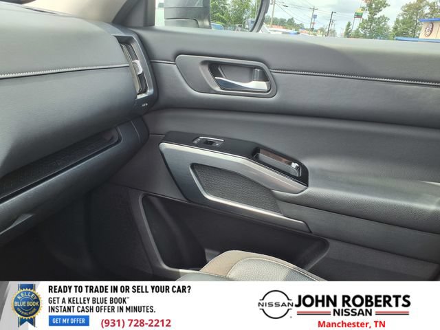 Used 2023 Nissan Pathfinder SL AWD/4WD image 8