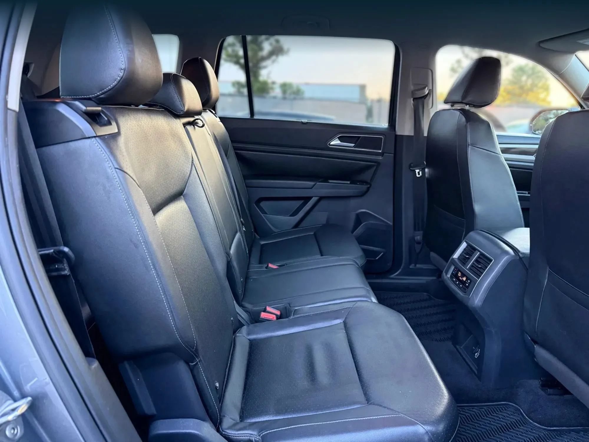 Used 2018 Volkswagen Atlas SE FWD image 20