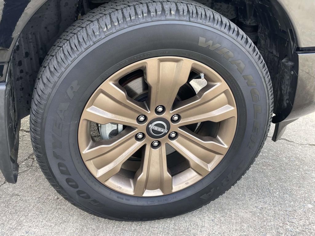 Used 2024 Nissan Titan SV w/ SV Bronze Edition Package image 7