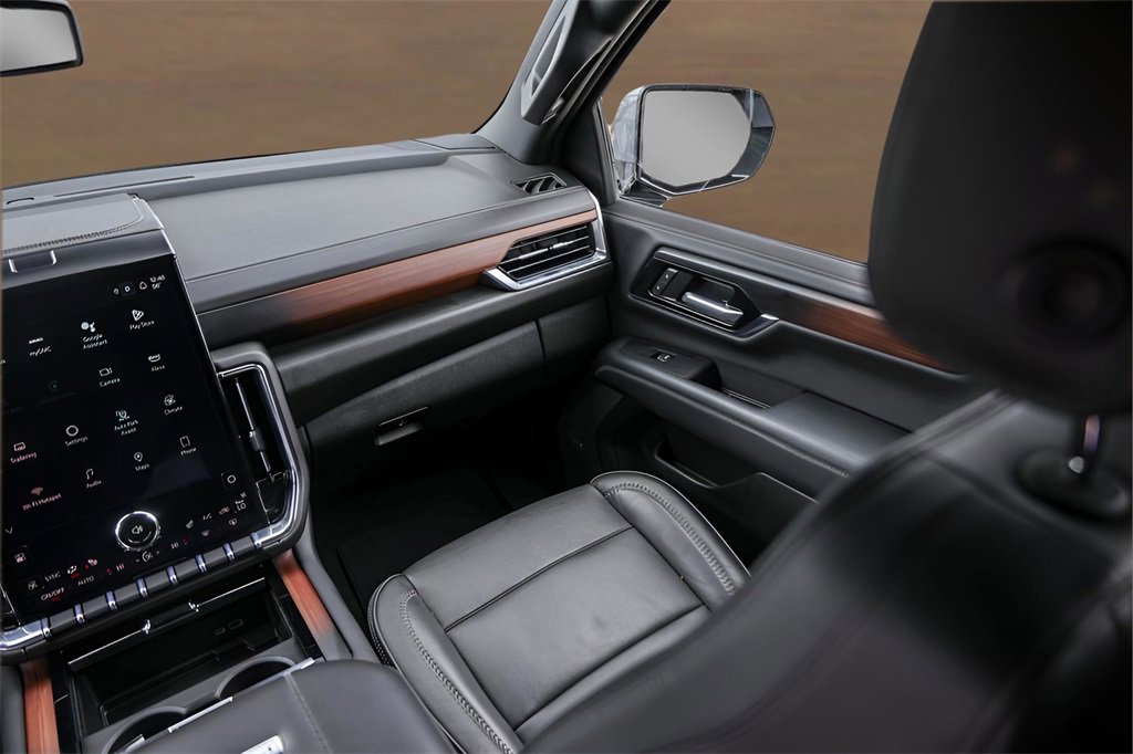 Used 2025 GMC Yukon Denali image 29