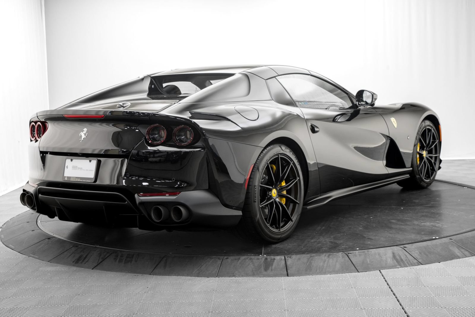Used 2022 Ferrari 812 GTS RWD image 14