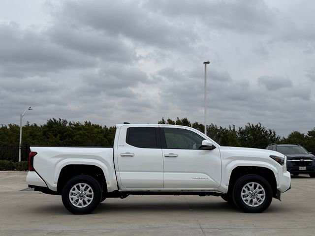 Used 2025 Toyota Tacoma SR5 image 5