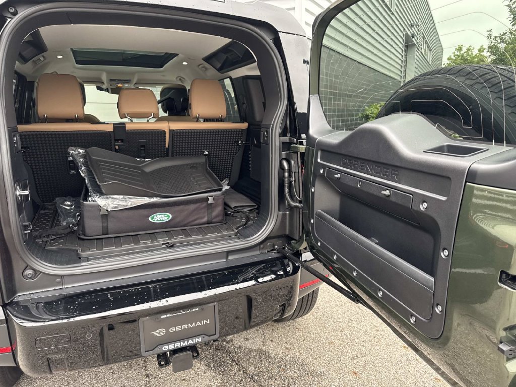 New 2026 Land Rover Defender 110 S AWD/4WD image 6