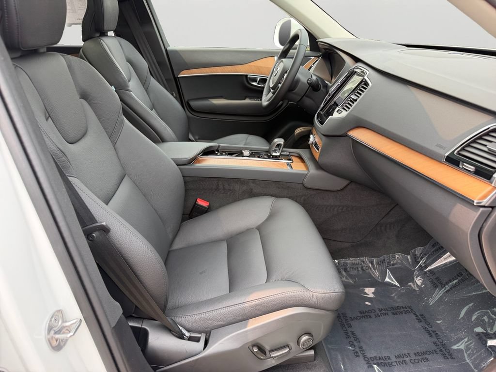 Certified 2024 Volvo XC90 T8 Plus w/ Protection Package Premier AWD/4WD image 8