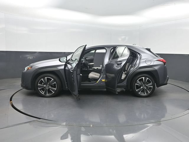 Used 2019 Lexus UX 200 w/ Premium Package FWD image 42