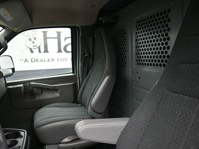 Used 2024 Chevrolet Express 3500 image 15