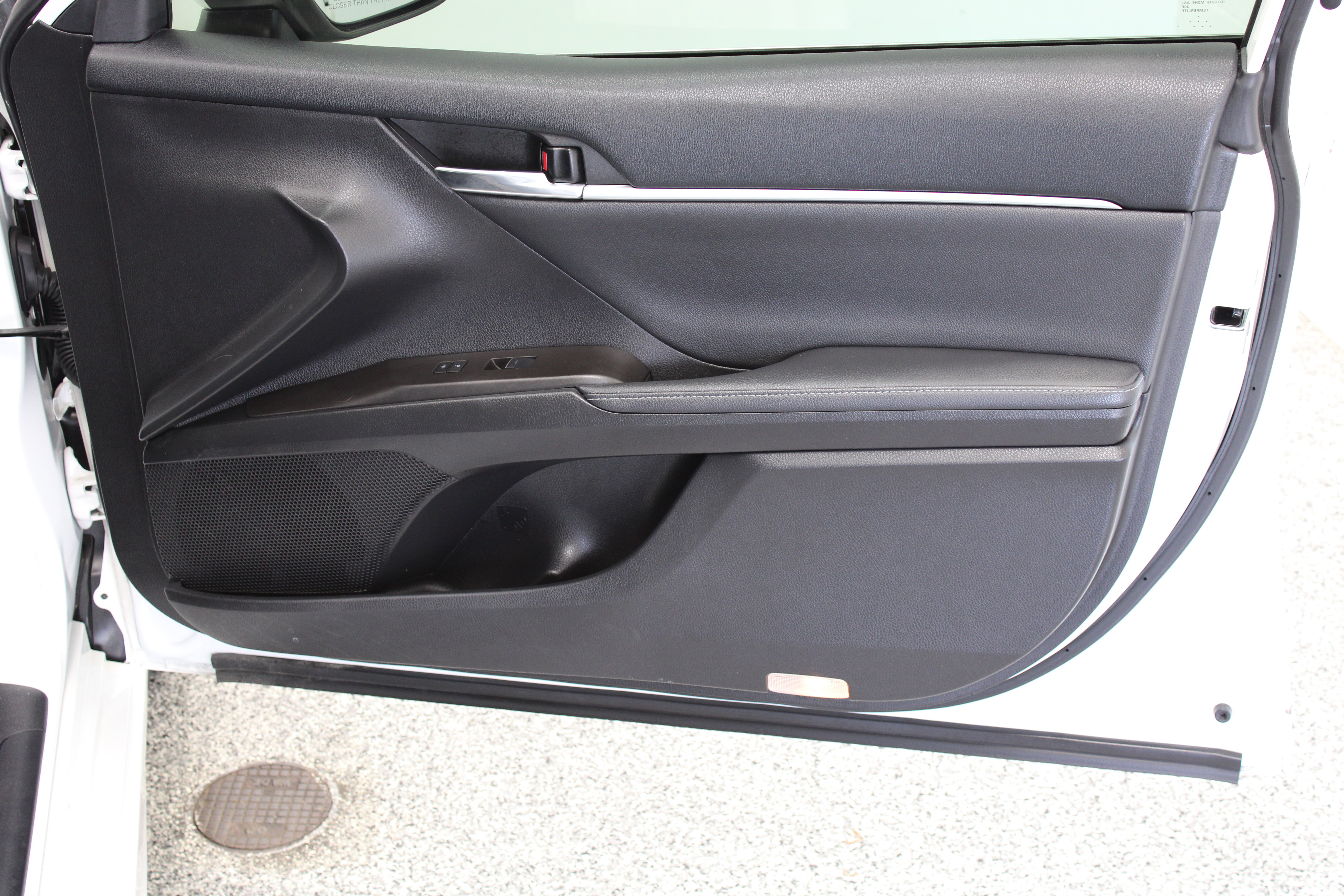 Used 2023 Toyota Camry XSE FWD image 35
