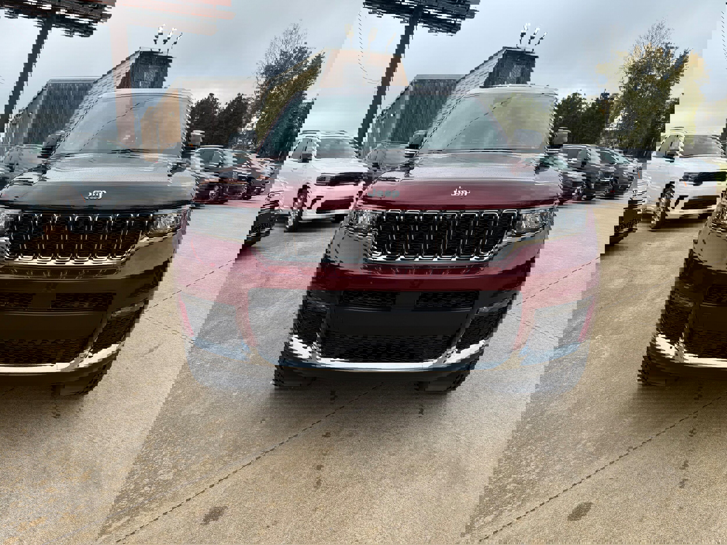 New 2025 Jeep Grand Cherokee L Limited w/ Luxury Tech Group II image 2