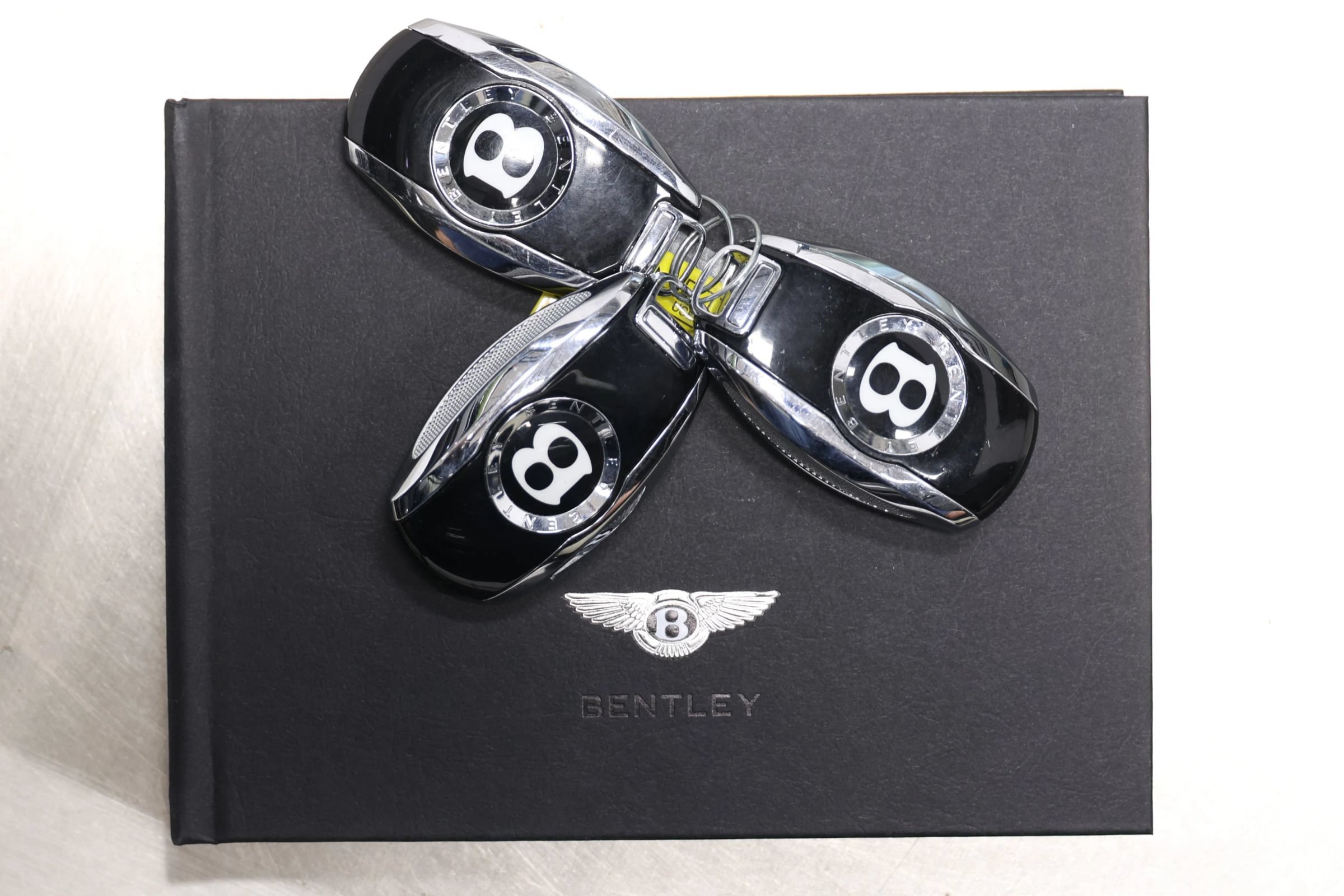 Used 2023 Bentley Bentayga AWD/4WD image 5