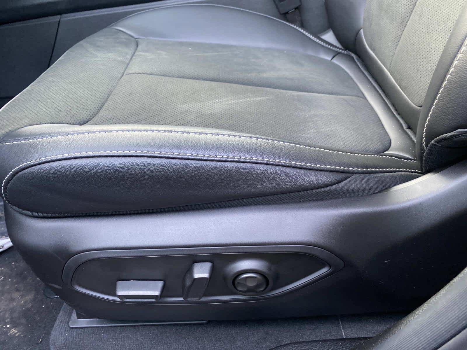 New 2026 Jeep Grand Cherokee Altitude image 9