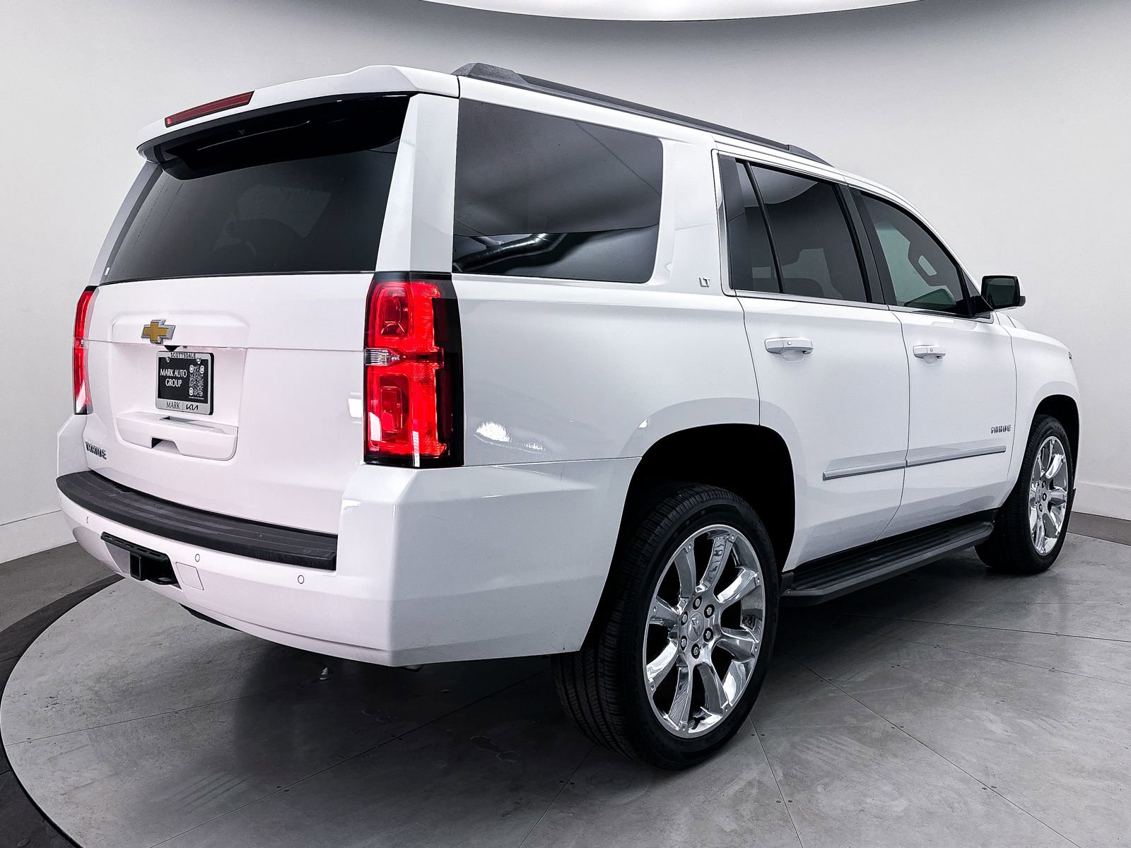 Used 2015 Chevrolet Tahoe LT w/ Luxury Package RWD image 18