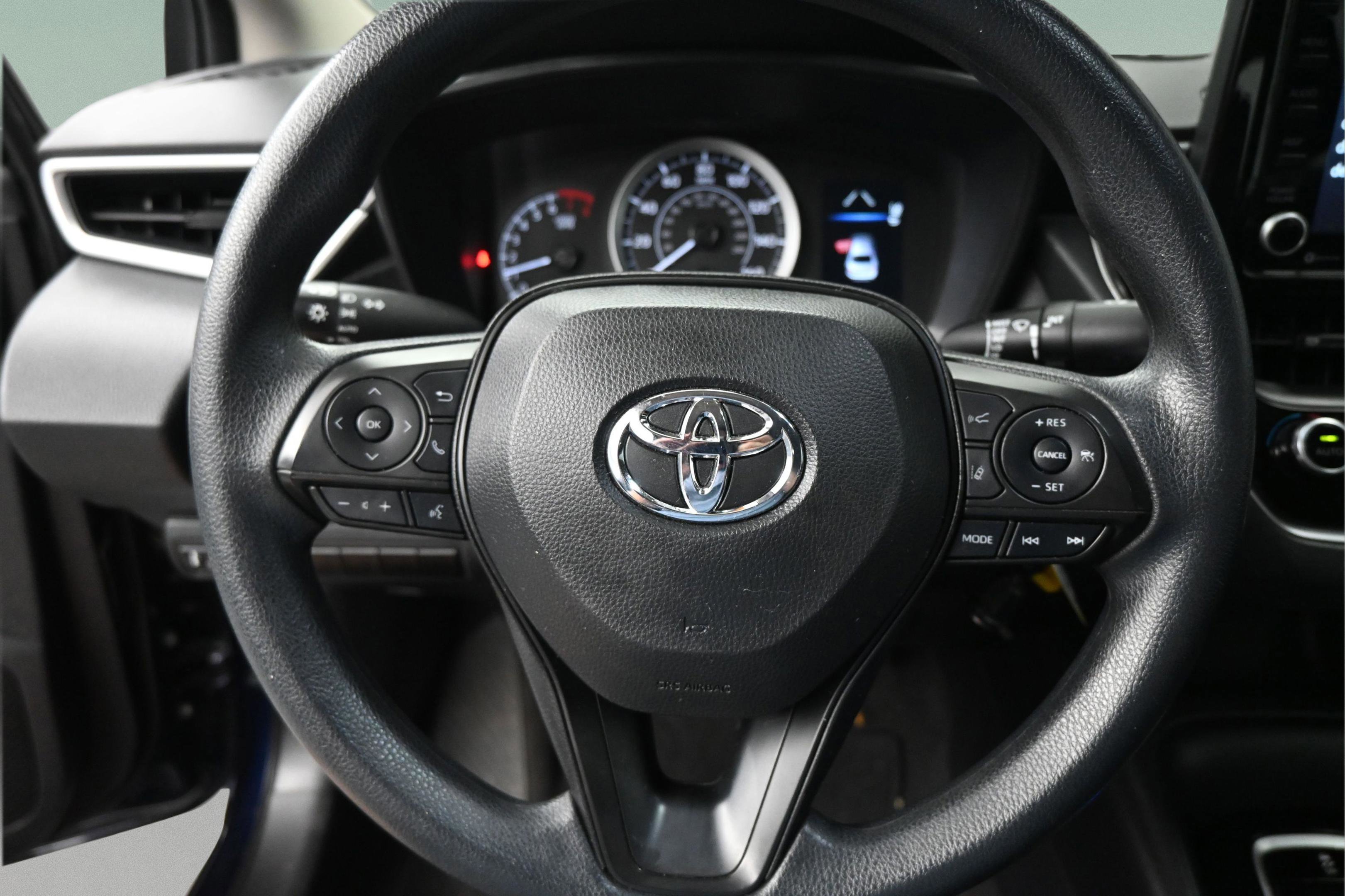 Used 2022 Toyota Corolla LE FWD image 27