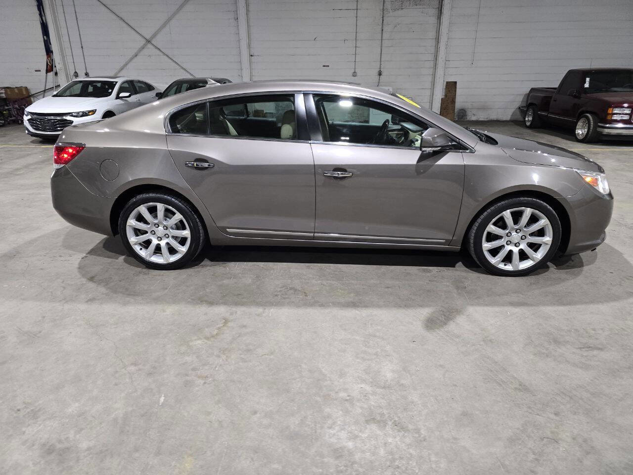 Used 2011 Buick LaCrosse CXS w/ Driver Confidence Package FWD image 14