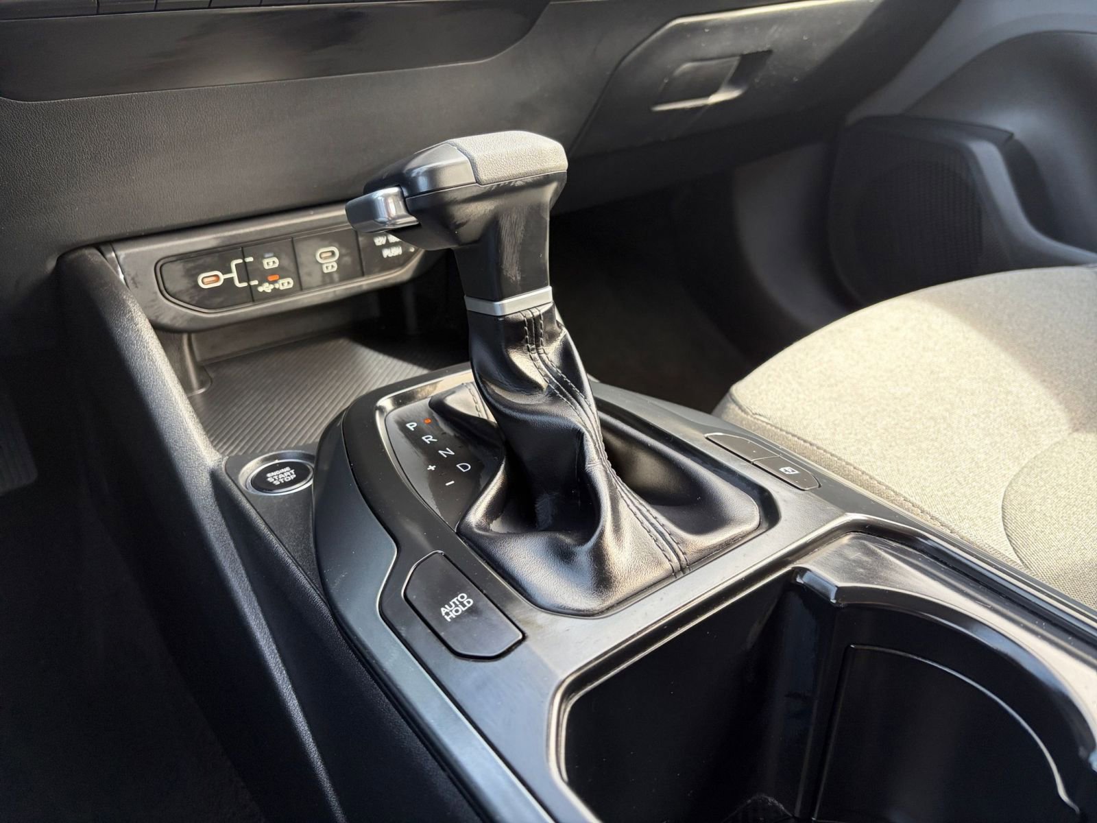 Used 2025 Kia K4 FWD image 40