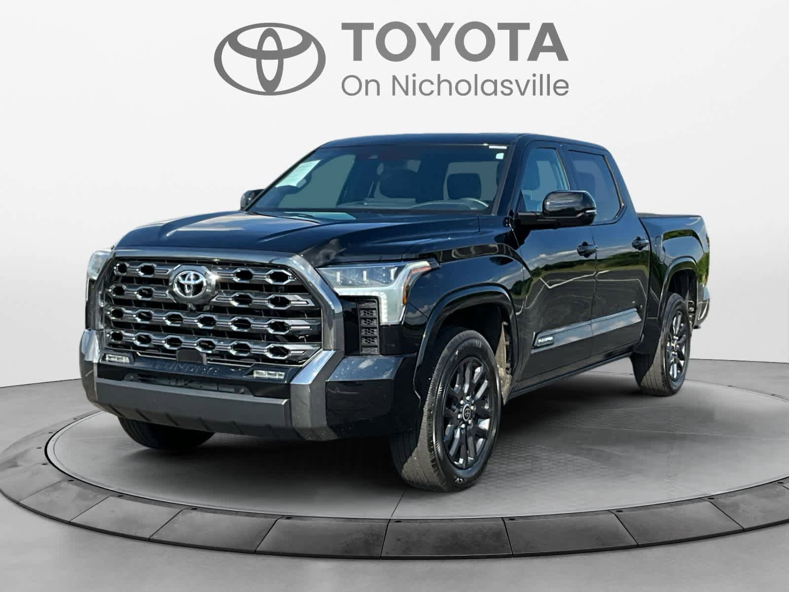 Used 2023 Toyota Tundra Platinum AWD/4WD image 1