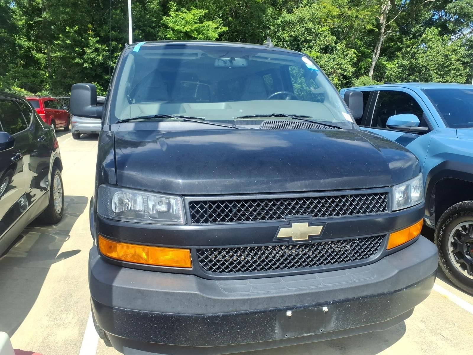 Used 2020 Chevrolet Express 2500 LS w/ Driver Convenience Package RWD image 3