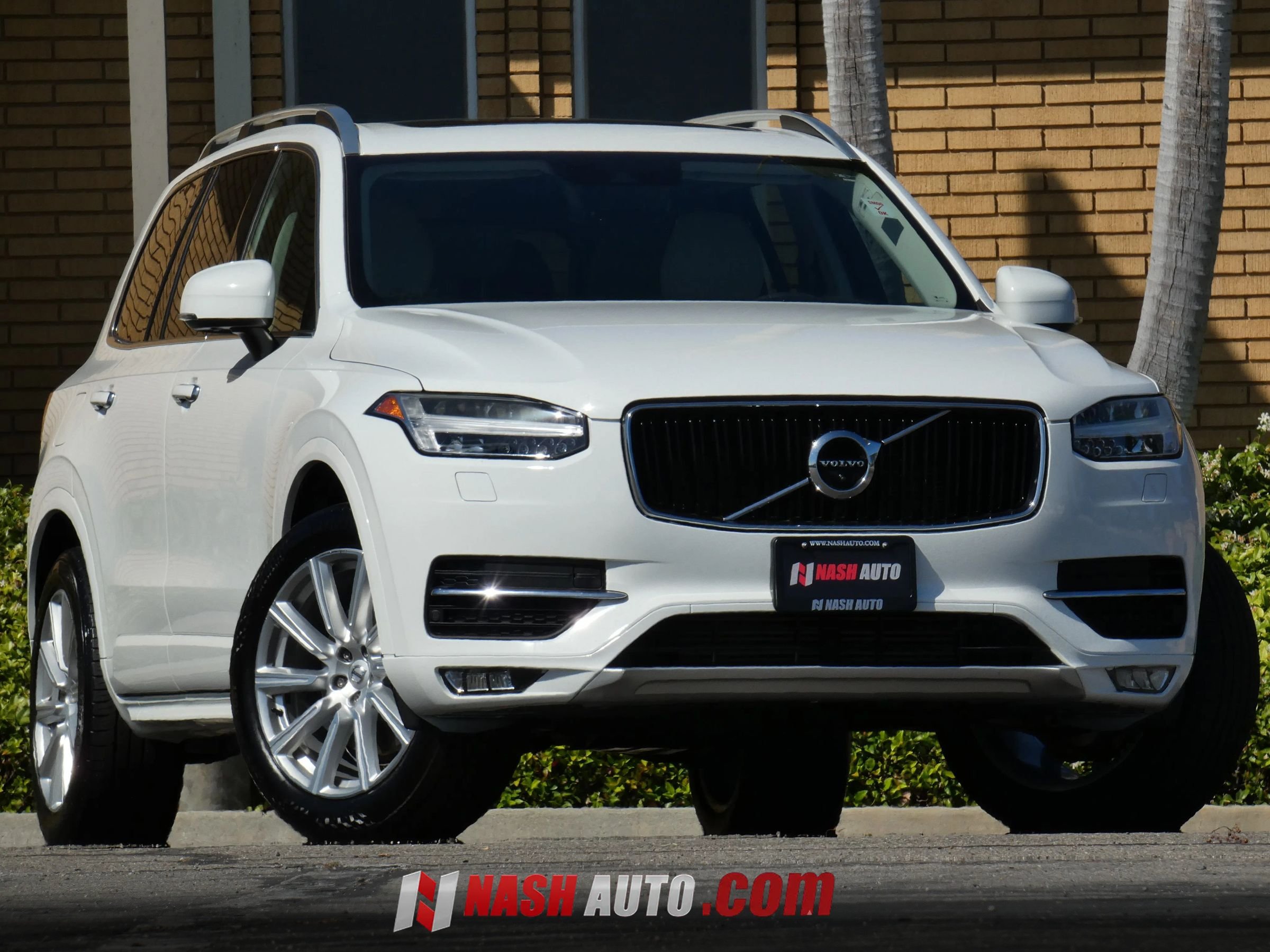 Used 2016 Volvo XC90 T6 Momentum w/ Momentum Plus Package