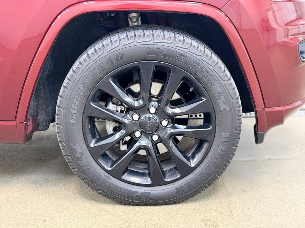 Used 2019 Jeep Grand Cherokee Altitude AWD/4WD image 4