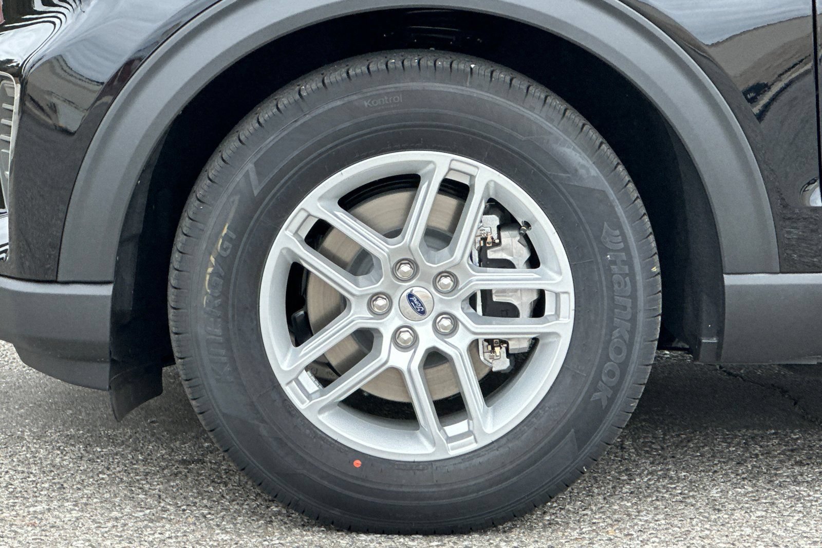 New 2026 Ford Explorer Active RWD image 26