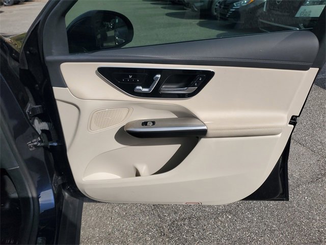 Used 2024 Mercedes-Benz GLC 300 4MATIC image 35