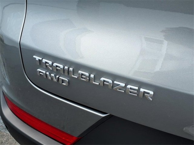 Used 2025 Chevrolet TrailBlazer LT w/ LT Cold Weather Package image 17