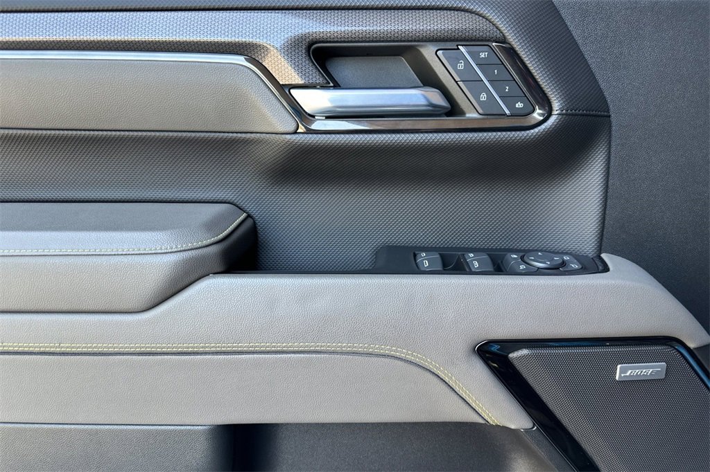 Used 2023 Chevrolet Silverado 1500 ZR2 w/ Technology Package image 12