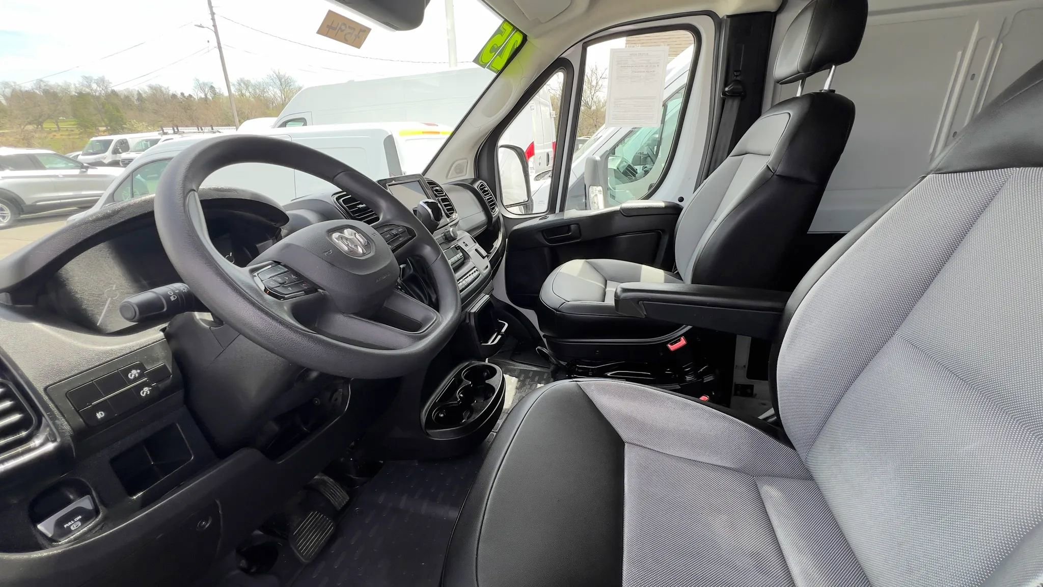 Used 2025 RAM ProMaster 2500 w/ Convenience Group FWD image 30