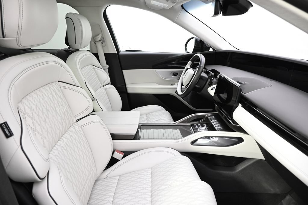 Certified 2024 Lincoln Nautilus Black Label AWD/4WD image 13