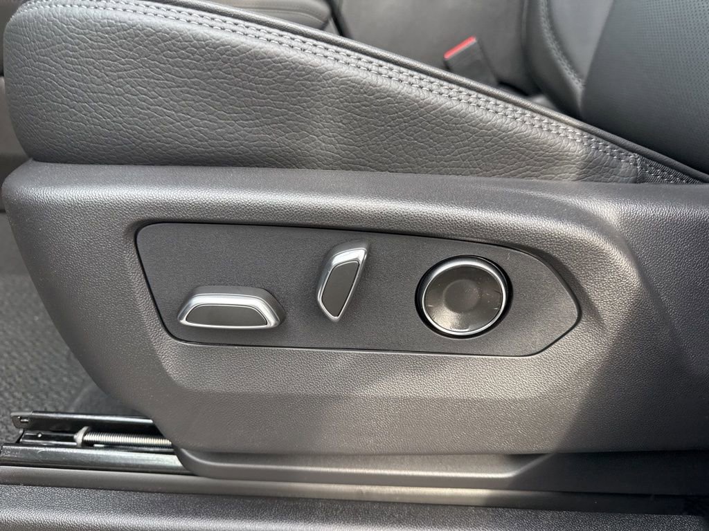 New 2026 GMC Yukon XL Denali image 10