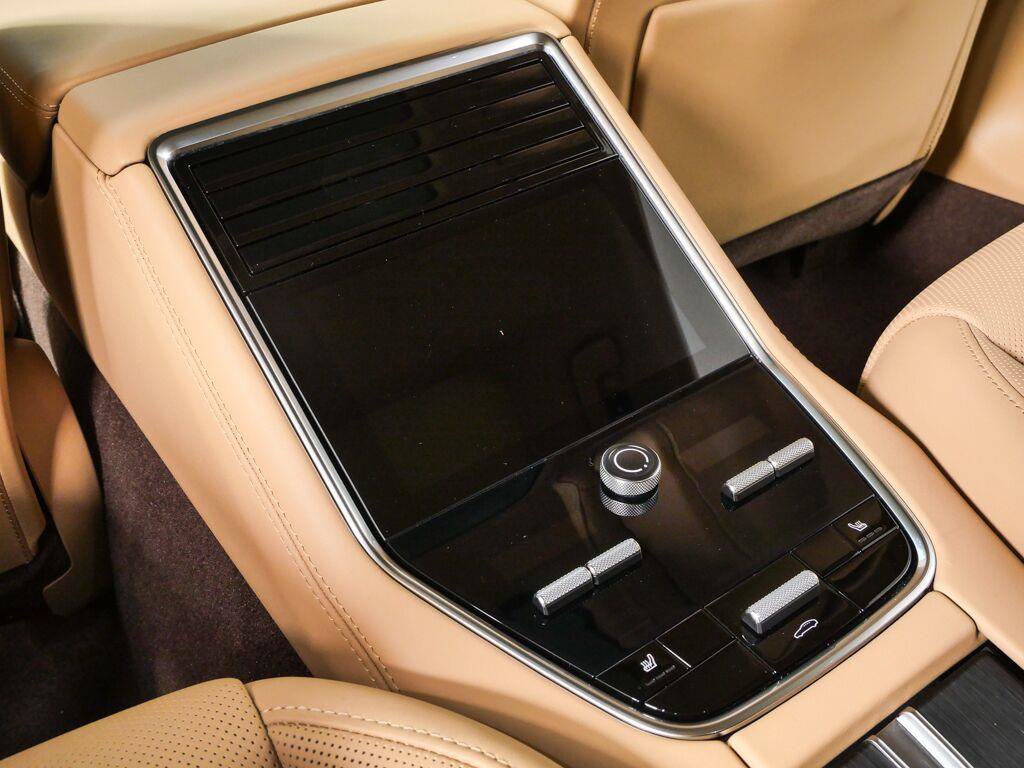 Certified 2023 Porsche Panamera 4 Platinum Edition AWD/4WD image 22