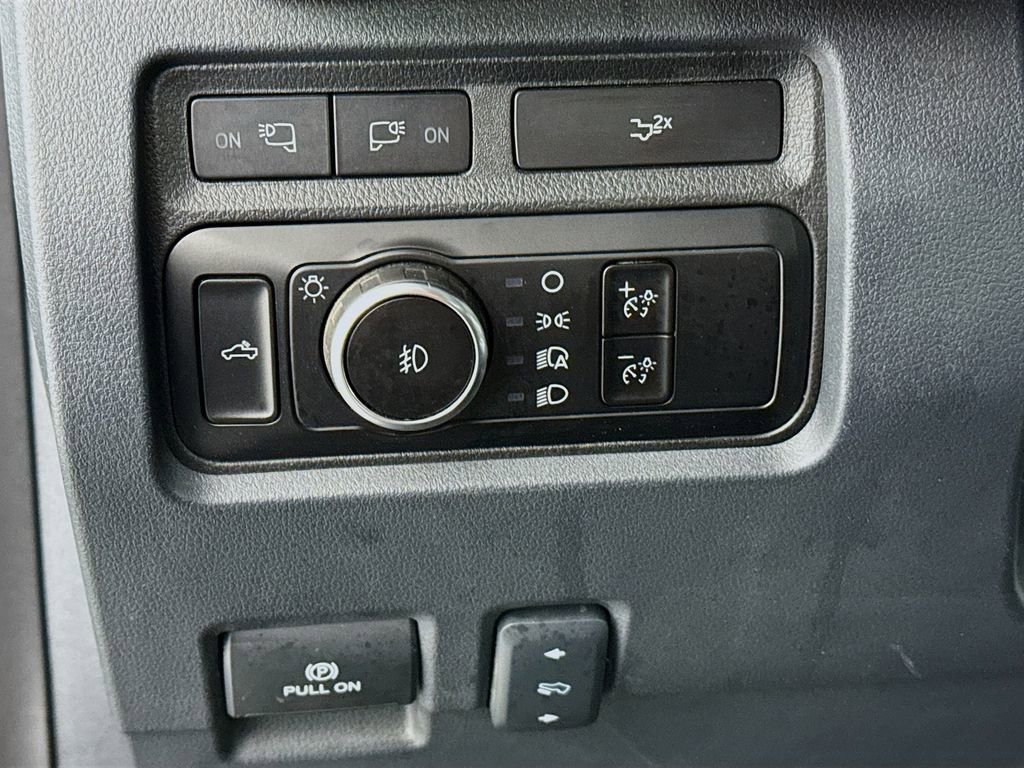 Used 2023 Ford F350 Lariat w/ Lariat Ultimate Package AWD/4WD image 11