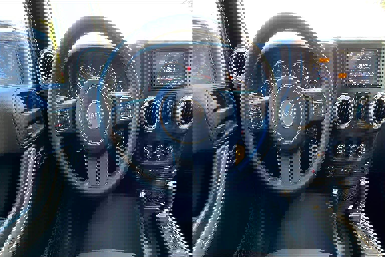 Used 2015 Jeep Wrangler Unlimited Sahara w/ Dual Top Group image 6