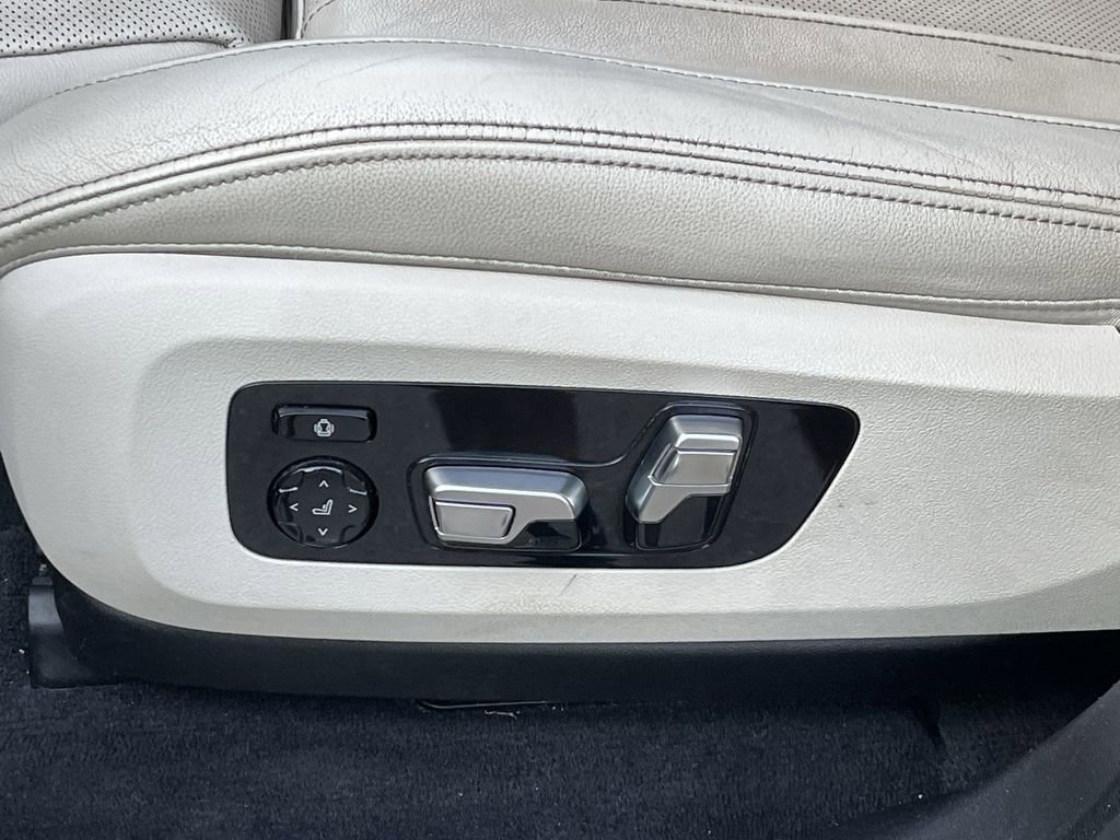 Used 2020 BMW X5 xDrive40i w/ Premium Package image 12