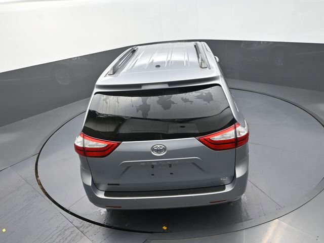 Used 2015 Toyota Sienna XLE w/ XLE Navigation Package image 18