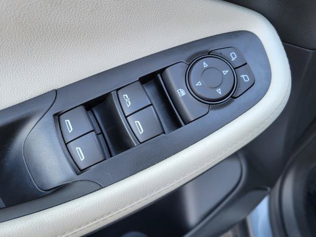 Used 2023 Buick Encore GX Preferred w/ Cold Weather Comfort Package FWD image 11