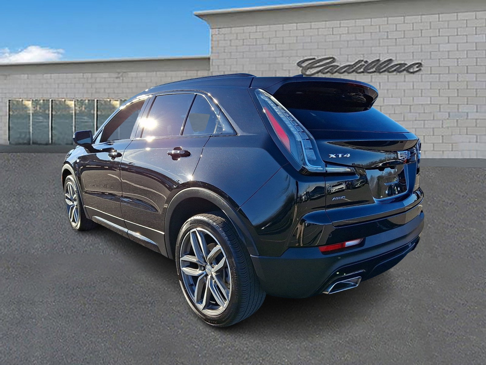 Used 2023 Cadillac XT4 Sport w/ Cold Weather Package image 2