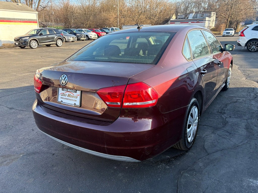 Used 2013 Volkswagen Passat 2.5 S image 2