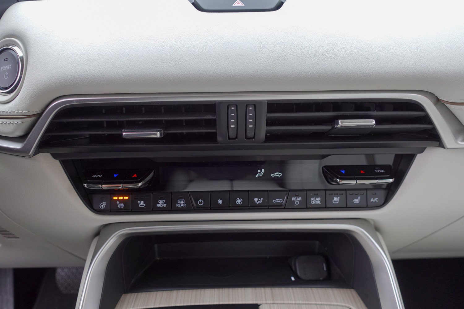 Used 2024 MAZDA CX-90 Plug-In Hybrid w/ Premium Plus image 18