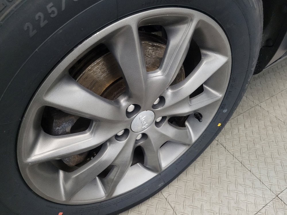 Used 2014 Jeep Cherokee Limited w/ Luxury Group image 31