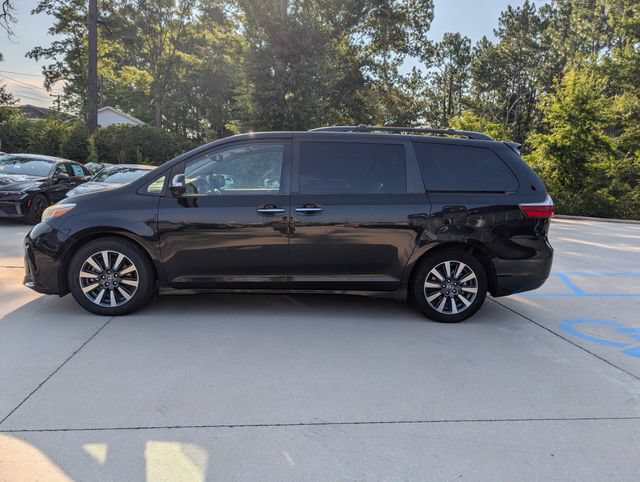 Used 2018 Toyota Sienna Limited Premium FWD image 6