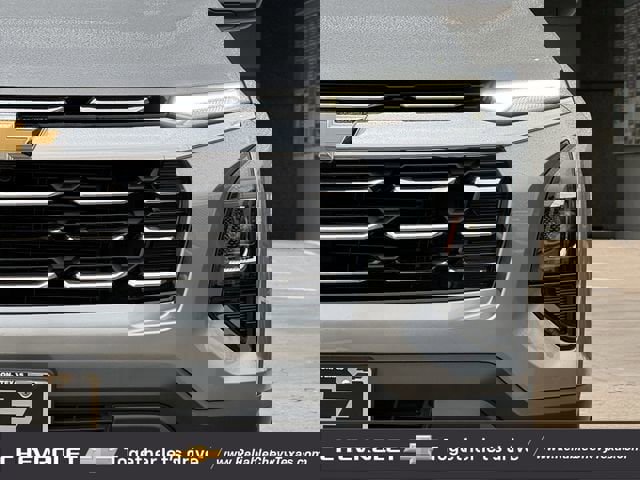 Used 2025 Chevrolet Equinox LT FWD image 4