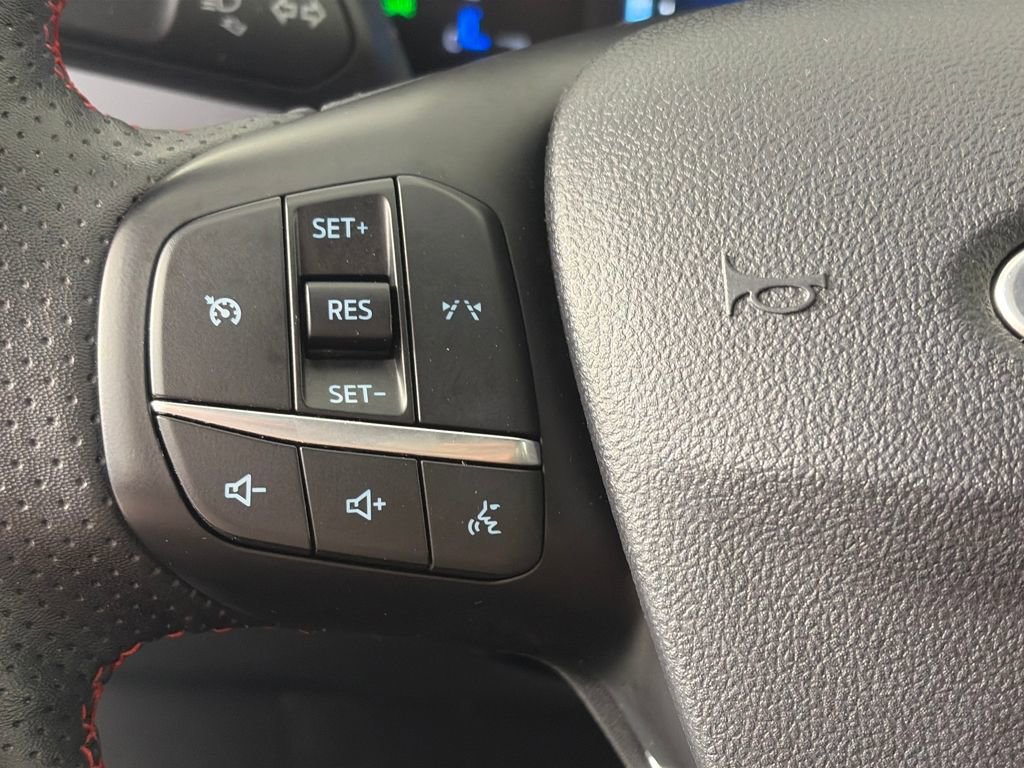 Certified 2025 Ford Escape ST-Line Select image 17