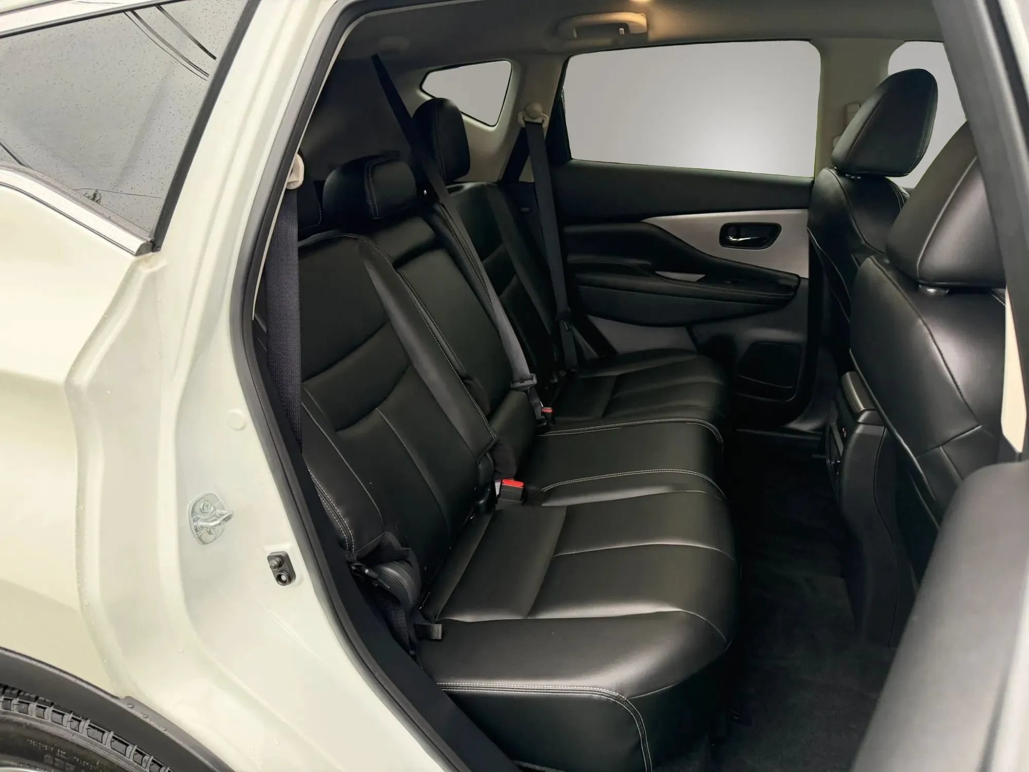Used 2024 Nissan Murano SV AWD/4WD image 3