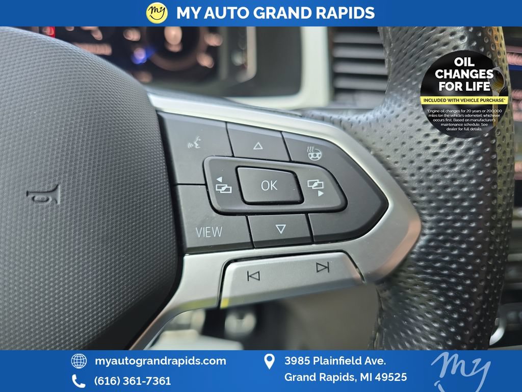 Used 2022 Volkswagen Atlas Cross Sport SEL Premium R-Line AWD/4WD image 16