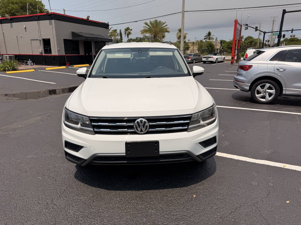 Used 2020 Volkswagen Tiguan SE AWD/4WD image 9