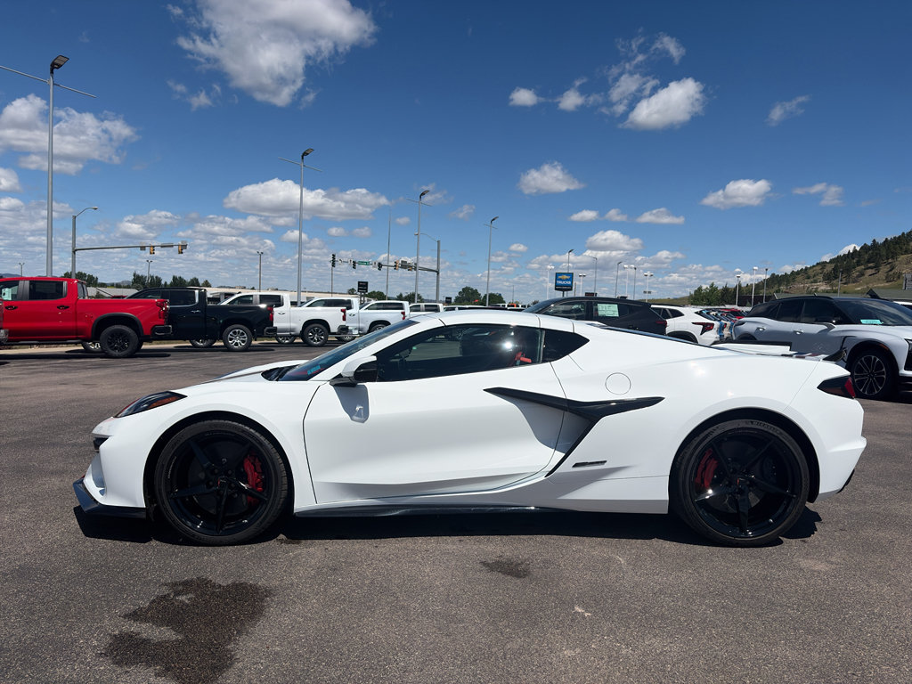 New 2026 Chevrolet Corvette E-Ray w/ Stealth Interior Trim Package AWD/4WD image 2